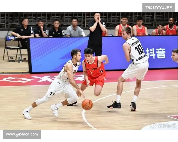 CBA赛季亮点:激烈竞争中的精彩瞬间 CBA赛季亮点:激烈竞争中的精彩瞬间