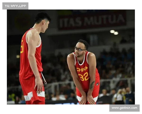 李凯尔与中国男篮合作告终?经纪人回应:他仍愿为球队效力(李vs凯) 李凯尔与中国男篮合作告终?经纪人回应:他仍愿为球队效力(李vs凯)