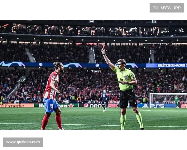 球队进攻陷入困境，基德场边焦虑不已，究竟在思考什么？(基德10佳球)