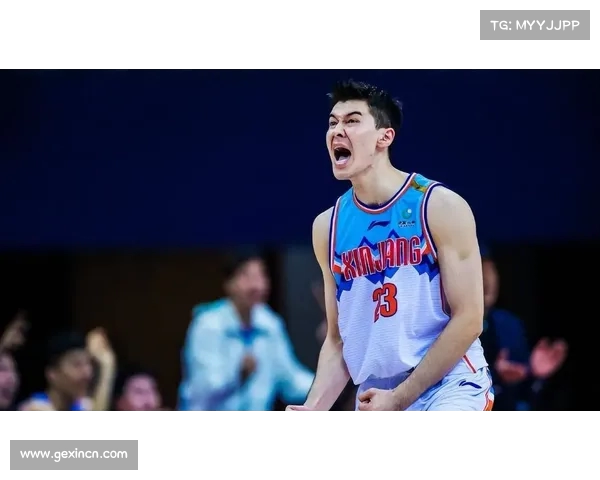 阿不都沙拉木在巴黎春夏时装秀上大放异彩，气质堪比顶级男模(阿不都沙拉木参加的综艺节目)