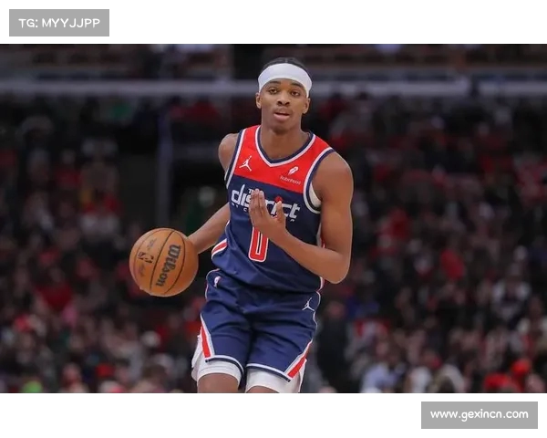 霍姆斯:选秀承诺背后,如何凭借投防能力争夺替补角色(霍姆斯vs) 霍姆斯:选秀承诺背后,如何凭借投防能力争夺替补角色(霍姆斯vs)