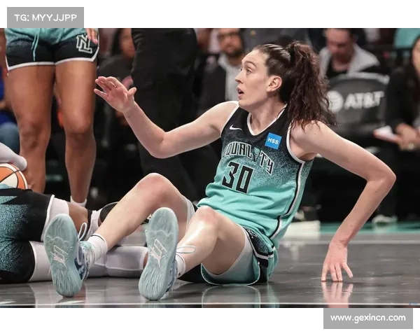 鹈鹕任命斯温-卡什为篮球运营高级副总裁,前WNBA球星的崭新角色 鹈鹕任命斯温-卡什为篮球运营高级副总裁,前WNBA球星的崭新角色