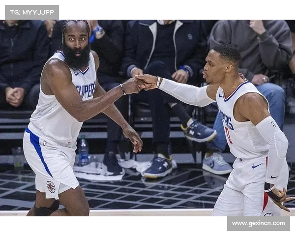 快船迎来三连胜,士气如虹 快船迎来三连胜,士气如虹